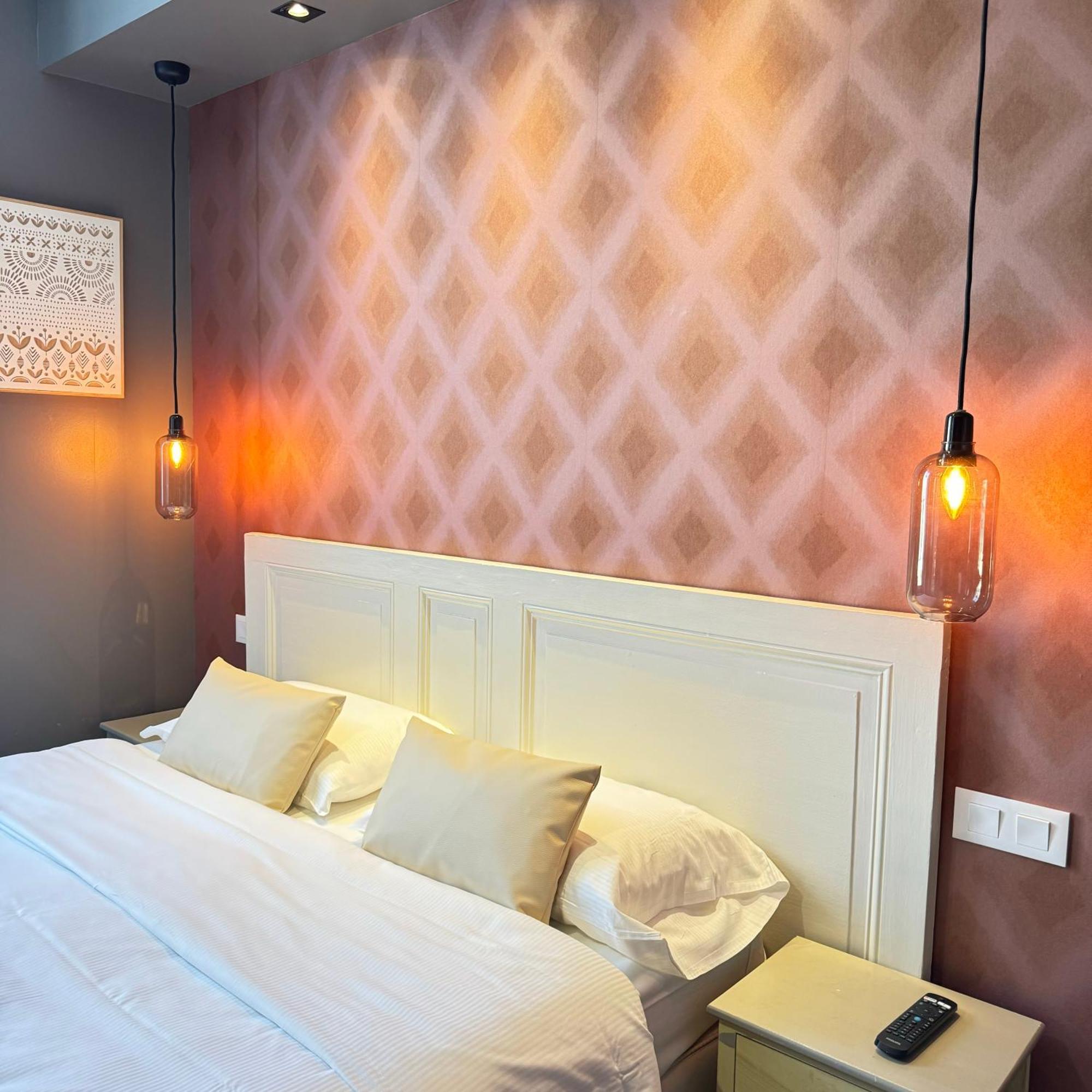 Cit'Hotel Les Alizes Динард Екстериор снимка